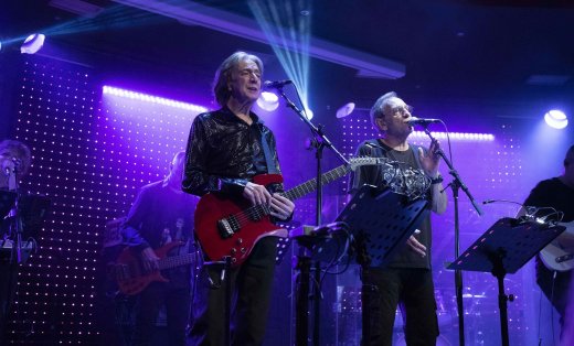 Τουρνάς – Τσακνής «Το Ροκ το Ελληνικό»: Παράταση για όλο τον Ιανουάριο στο Θέατρο Άλσος ΔΕΗ