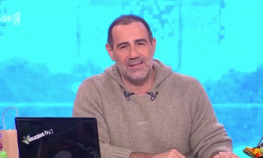 Ράδιο Αρβύλα: Βαθιά συγκίνηση στο πλατό – «Δίνω την υπόσχεση ότι θα κάνω ό, τι μπορώ…»