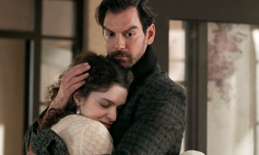 Grand Hotel: Η Αλίκη πέφτει στην αγκαλιά του Πέτρου - Οι εξελίξεις του αποψινού διπλού επεισοδίου