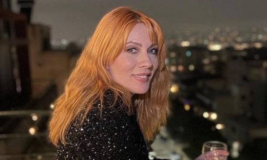 Σμαράγδα Καρύδη: Στο Παρίσι μετά την αποκάλυψη του χωρισμού της