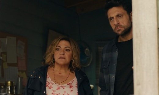 «Το Κάμπινγκ» έρχεται στο Mega - Η πρώτη φωτό της Σταυροπούλου με τον Χρυσοστόμου από τα γυρίσματα