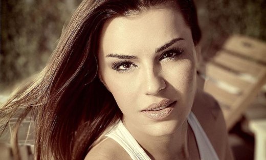 Χριστίνα Κολέτσα: «Αγαπάω αυτούς που μ’ αγαπάνε και ερωτεύομαι αυτούς που μ’ ερωτεύονται»