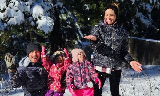 Λευτέρης Πετρούνιας – Βασιλική Μιλλούση: Η εξόρμηση στα χιόνια με τις κόρες τους