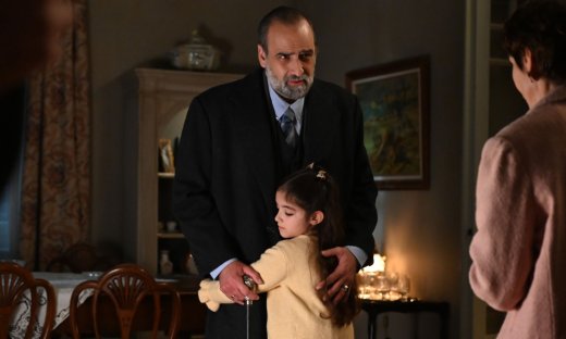 Άγιος έρωτας: Ο Μαρκόπουλος συναντά για πρώτη φορά την εγγονή του