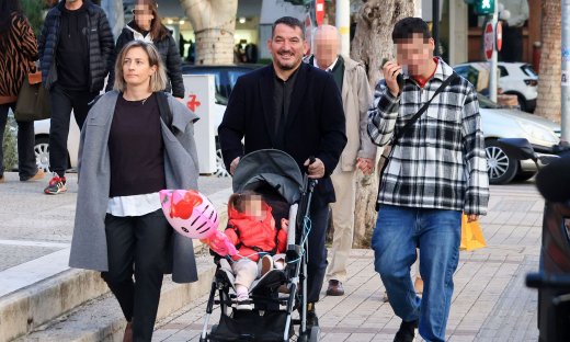 Δήμας – Σκαφίδα: Η βόλτα στη Γλυφάδα με τη μικρή Ελευθερία, το μπαλόνι και ο Νικόλας Δήμας