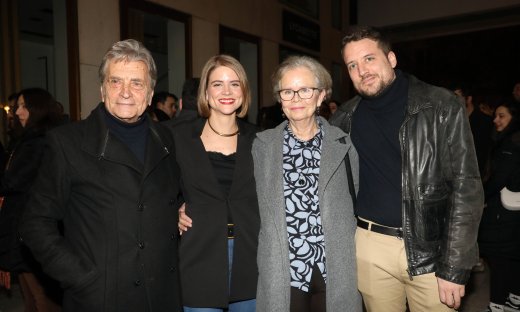 Δανάη Μιχαλάκη: Στην πρεμιέρα της ολόκληρη η οικογένεια – Η ομοιότητα με τον αδερφό της