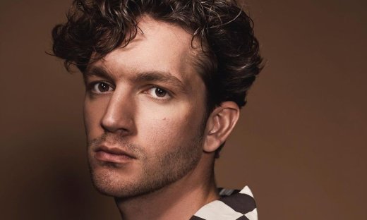 Ταμπακάκης: Μου έρχονται ρόλοι με βάση την εξωτερική εμφάνιση και έχω πει αρκετά «όχι» μέχρι στιγμής