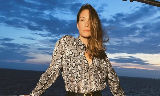 Βίκυ Καγιά: Όχι στέρηση αλλά απόλαυση! Στο κέντρο της πόλης με τυλιχτό σουβλάκι στο χέρι