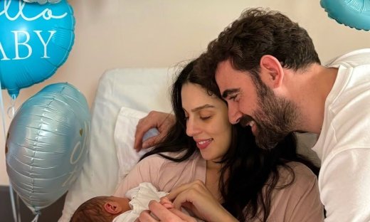 Νίκος Πολυδερόπουλος: Έγινε πατέρας για πρώτη φορά ο ηθοποιός – Γέννησε η Βαλάσια Συμιακού