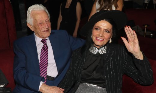 Βαρύ πένθος για τη Ζωζώ Σαπουντζάκη - Έφυγε από τη ζωή ο σύντροφός της Πύρρος Αναγνωστόπουλος