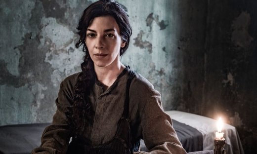 Οι Αθώοι – Λουκία Μιχαλοπούλου: Ο ρόλος, η πορεία και το βραβείο «Μελίνα Μερκούρη»