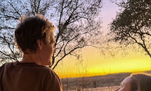 Τζέιμς Βαν Ντερ Μπικ: Συγκινούν οι φωτό που ανέβασαν οι φίλοι του για να τον αποχαιρετήσουν