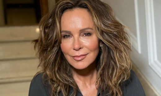 Τζένιφερ Γκρέι – Ποζάρει με μπικίνι και στα 65 της συνεχίζει να είναι η «Baby» από το Dirty Dancing