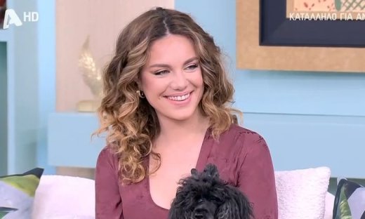 Ξυγκόρου: «Δεν σιδερώνω. Για να φορέσω το φόρεμα, έκανα μπάνιο, το έβαλα στους υδρατμούς & μετά...»