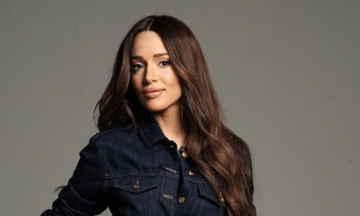 Καλομοίρα: «Περίπου για τρία χρόνια έκλαιγα στην τουαλέτα μόνη μου»-Η εξομολόγηση για την κατάθλιψη