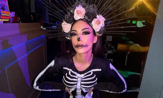 Στο κλίμα των ημερών η ηθοποιός, ντύθηκε... σκελετός για τις Απόκριες! Την αναγνωρίζετε;