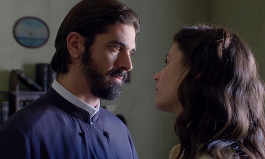 Άγιος έρωτας: Χλόη και π. Νικόλαος ρισκάρουν τα πάντα για τον έρωτά τους