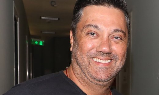 Γιώργος Θεοφάνους: «Αλίμονο αν τα βιώματα δεν επηρεάζουν τον οποιονδήποτε καλλιτέχνη»