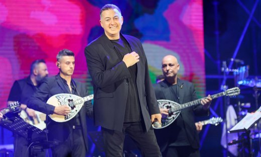 Στο νοσοκομείο ο Νίκος Μακρόπουλος - Μετά την Κοσιώνη, με πνευμονία και ο τραγουδιστής