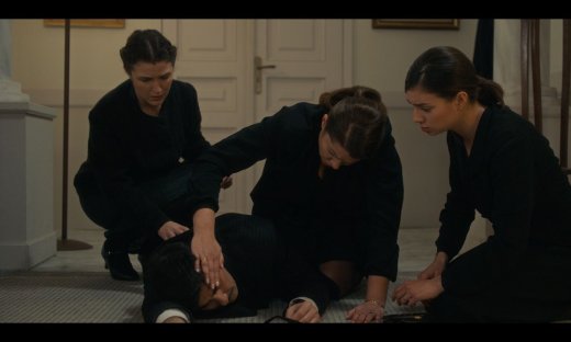 Porto Leone: Στη γειτονιά με τα κόκκινα φανάρια - Η Γαλήνη επαναστατεί και ο Ντίνος καταρρέει!