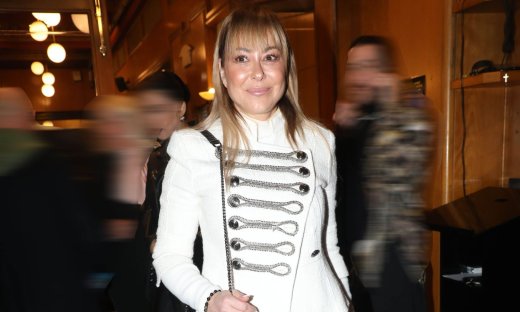 Η Μελίνα Ασλανίδου ενέδωσε στο πιο hot trend της άνοιξης και εμφανίστηκε με Napoleon jacket!