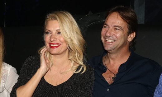 Πήγε μόνη η Ελένη Μενεγάκη στην Ιρλανδία; Ο Μάκης, οι φήμες χωρισμού & το καραούλι στο αεροδρόμιο