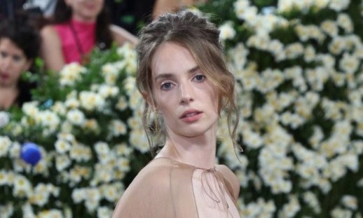 Νέα σειρά μυστηρίου στο Netflix με τη Maya Hawke σε πρωταγωνιστικό ρόλο