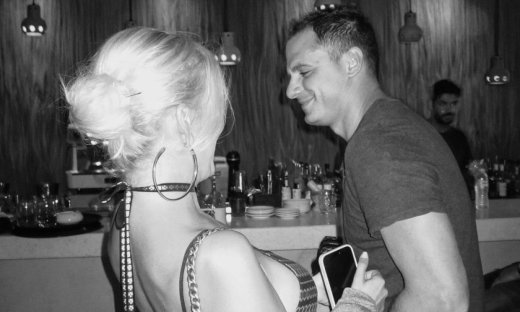 Κατερίνα Καινούργιου: Μια ανάσα από τη γέννα, ο Κουτσουμπής φωτογραφίζει τη φουσκωμένη κοιλίτσα της