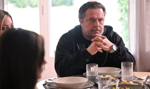 Να μ' αγαπάς: Ο Θεόφιλος απολύει την Βέρα και η υγεία του Λευτέρη επιδεινώνεται