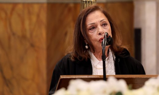 «Μαρινέλλα μου καπετάνισσα...» - Ο σπαρακτικός επικήδειος της Χαρούλας Αλεξίου