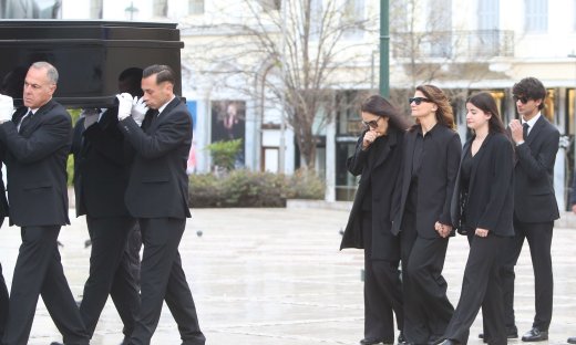 Μαρινέλλα: Σε στενό οικογενειακό κύκλο η κηδεία της στην Κηφισιά - Ποιοι έδωσαν το «παρών»