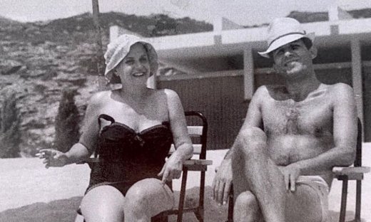 Όταν ήταν ζευγάρι Διαμαντίδου – Παπαμιχαήλ! Σπάνια φωτό την παραλία με την Άννα Κυριάκου