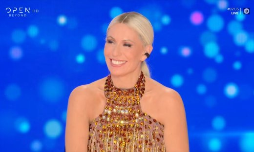 «Το πάω… καρφωτή σήμερα στο ΟΡΕΝ» - H απαστράπτουσα Μαρία Μπακοδήμου επέστρεψε στο J2US