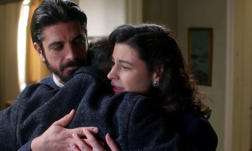 Άγιος έρωτας: Χλόη και Νικόλαος δε λένε όλη την αλήθεια στον Λεωνίδα