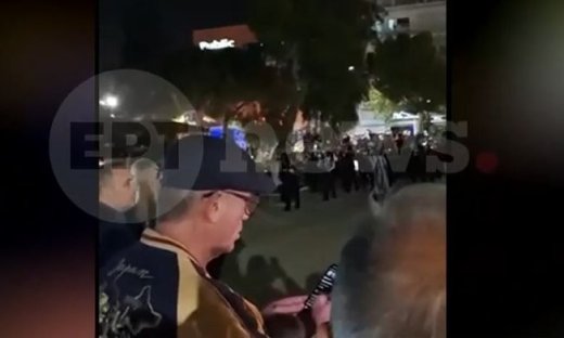 Ντάνιελ Κρεγκ: Στην περιφορά του Επιταφίου στη Γλυφάδα - Δεν πίστευαν στα μάτια τους οι πιστοί