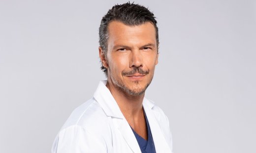 Ιωάννης Παπαζήσης: «Ο Γιατρός» είναι μια σειρά που παρακολουθώ και θαυμάζω