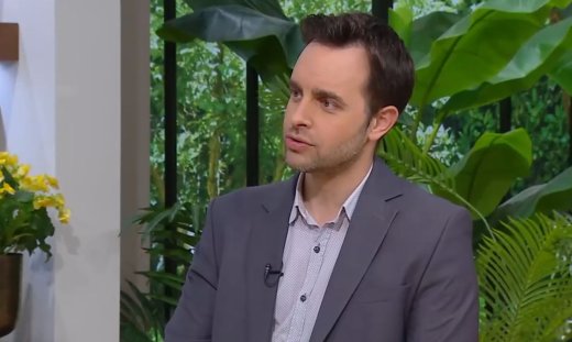 Λάζος Μαντικός: «Όσο μεγαλώνει το παιδί μου θα του λέω ποιος ήταν ο νονός του, ο Γιώργος Παπαδάκης»