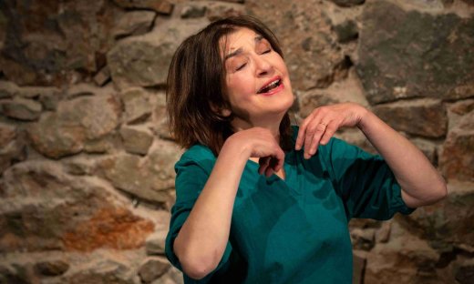 Παράταση παραστάσεων μέχρι τέλος Μαϊου για την παράσταση «Η Αφηγήτρια Ταινιών» με την Κάτια Γέρου