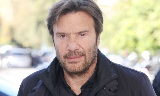 Στράτος Τζώρτζογλου: Η ζωή στην Αμερική, οι δυσκολίες και ο «ακαριαίος» έρωτας με τη Γεωργιάδου