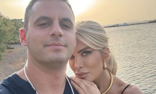 Ίδιος ο μπαμπάς του ο Πάνος Κουτσουμπής - Ο πεθερός της Καινούργιου γιορτάζει!