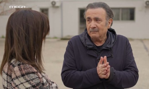 Λαζόπουλος: Οι ιστορίες με τη μητέρα του, η περιήγηση στο πατρικό του & η συγκίνηση για την Τασούλα