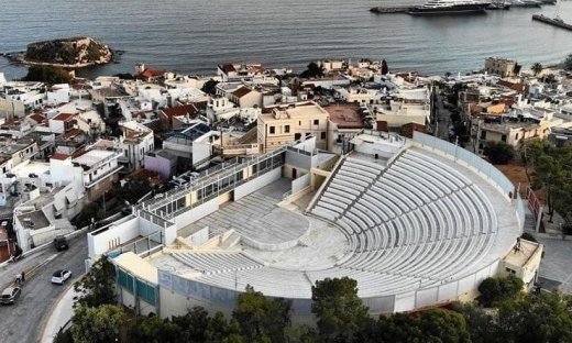 Το Βεάκειο Θέατρο επιστρέφει δυναμικά και ανακοινώνει το νέο του εντυπωσιακό πρόγραμμα!