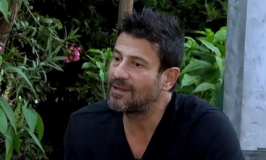 Γεωργούλης: Το ότι παίζεται ακόμα το Είσαι το ταίρι μου δεν λέγεται επανάληψη, αλλά πλύση εγκεφάλου