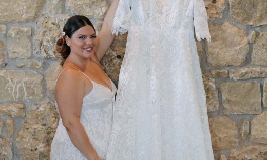 Μπάρκα: Η mirror selfie από την πρόβα νυφικού & το νέο της βίντεο «Σούζυ και ψεύδεσαι και τρως»