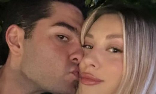 Χρήστος Μάστορας – Γαρυφαλλιά Καληφώνη: Ζουν τον απόλυτο έρωτα στα καταγάλανα νερά του Ιονίου