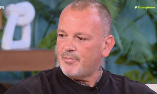 Συγκλονίζει ο Σκαρμούτσος: «Έπρεπε να γίνει αεροβάπτισμα στον γιο μου γιατί δεν ξέραμε αν θα ζήσει»