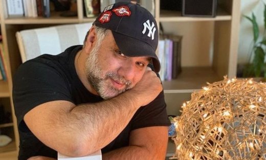Ο Γρηγόρης Αρναούτογλου συνάντησε έναν... ζωντανό μύθο στο αεροδρόμιο!
