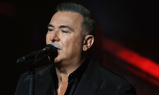 Αντώνης Ρέμος: Κατεβάσε ταχύτητες και ετοιμάζεται για τον εορτασμό των 30 χρόνων του στο τραγούδι