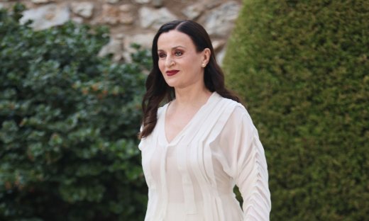 Καρυοφυλλιά Καραμπέτη: «Δεν μπορώ να συμμετέχω σε κάτι το οποίο υποτιμά τη νοημοσύνη του θεατή»
