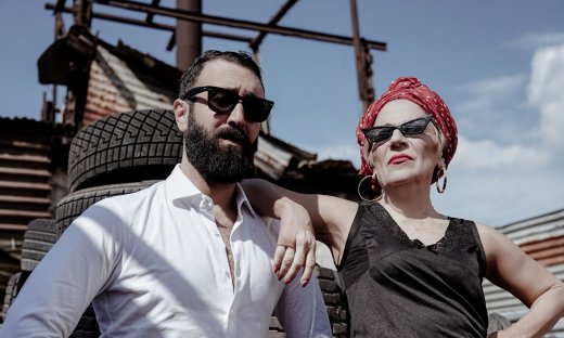 O Αλέξανδρος Ρήγας σκηνοθετεί τη Χρύσα Ρώπα